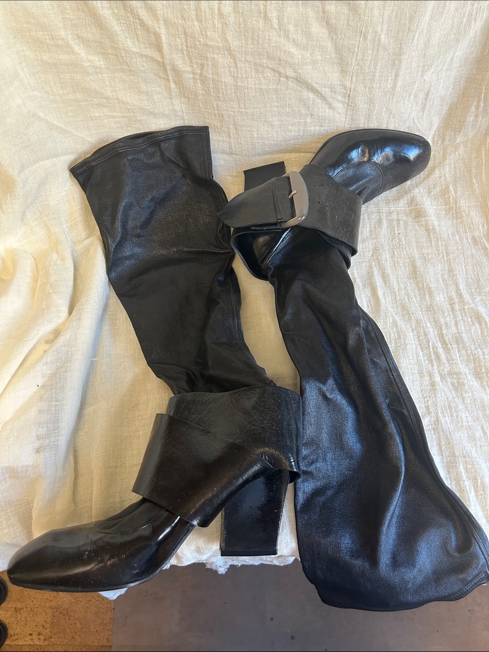 Sleek Black Block Heel Knee Boots with Buckle Accent